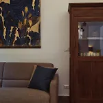 Domus Duca Claudius I Classy Vatican Apartment With Private Garden
